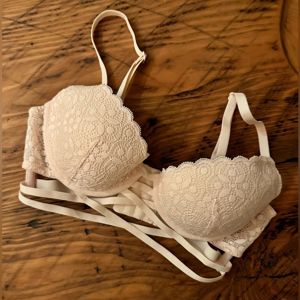 UNDiZ Lace Bra